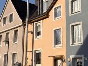 Familienfreundliches Zweifamilienhaus mit...