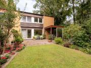 Familienglück im Reihenendhaus in ruhiger Lage der...