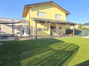 Familienglück in Niedrigenergiebauweise neuwertig,...