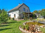 Familienhaus mit Garten, Biotop & zwei Wohneinheiten in...