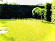 Helle Wohnoase mit eindrucksvollem Garten