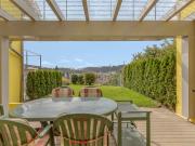 Familienidylle im Grünen Wald