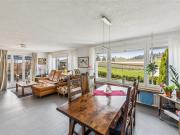 Familienleben in ruhiger, grüner Umgebung