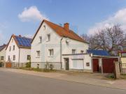 Familientraum in Ortsrandlage: Großes Haus mit Anbau und...