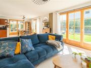 Familienvilla zum Verkauf – 4 Schlafzimmer, Garten,...