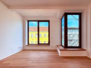 Familienwohnung mit hohen Decken und riesigen Fenstern...