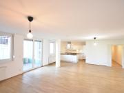 Familienwohnung: Schöne 4 Zimmer Wohnung mit Balkon...