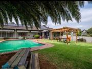 family 3 bedroom home with 2 bedroom.