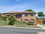 Family Comfort in a Cul De Sac ! Auction On site 10th...