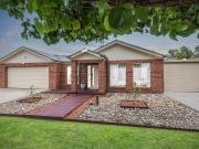 Family Entertainer with Impressive Shed & Workshop