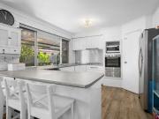 Family entertainer with pool in St Paul's Estate