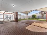 Family friendly 4/5 x 2 near schools and shops! Under...