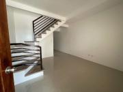 Family Friendly Home in Commonwealth QC – 3 Bedrooms, 2...
