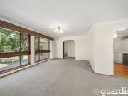 Family Friendly Home Minutes to Schools, Shops & Transport