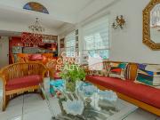 Family Friendly House with Landscaped Garden in...