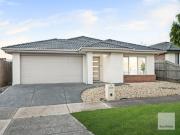 Family Friendly Living in Captivating Court