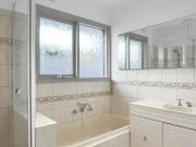 Family friendly living in steps to shops and schools