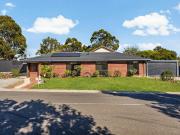 Family Friendly Starter in Top Location