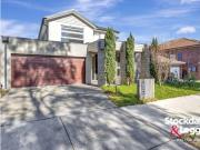 Family Home Calling amp ndash  Spacious Living in Prime...