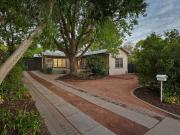 FAMILY HOME IN A GOLDEN WALNUT LOCATION
