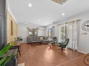 FAMILY HOME IN A GREAT LOOCATION!