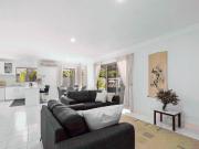 Family Home in Como Unfurnished