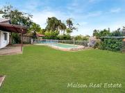 Family Home in Handy Position Pool for Summer