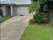 Family Home in Ormeau with ducted air conditioning...
