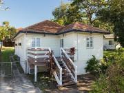 Family home in sort after suburb of Mitchelton
