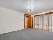 FAMILY HOME IN THE HEART OF GREENACRES