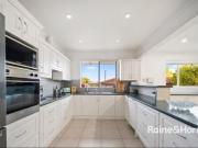 Family Home Located in the Adelaide Foothills