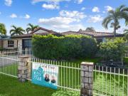 FAMILY HOME WITH A 2 BAY POWERED SHED