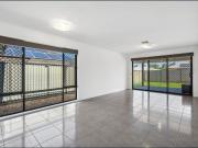 FAMILY HOME WITH A YARD !