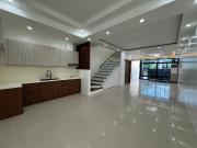 Family Home with Generous Spaces in Fairmont...