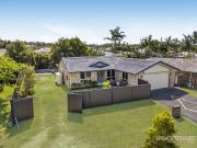 FAMILY HOME WITH POOL & SIDE ACCESS