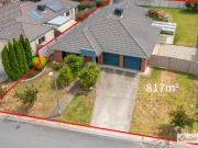 Family Living At It's Finest In A Court Location