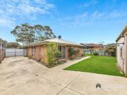 Family Living in a Sought After Seabrook Location