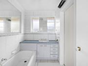 Family Living in Prime Karingal Location
