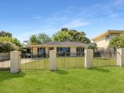 FAMILY LIVING IN WEST BAIRNSDALE