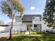 Family luxury in an enviable Alphington enclave