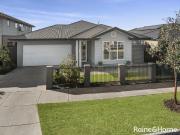 Family Showpiece Stunner in the Redstone Estate Family Showpiece Stunner in the Redstone Estate