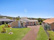 FAMILY SIZED DUAL LIVING IN A QUIET CUL DE SAC