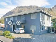 fantastic 2 bedroom lakeside apartment