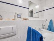 Fantastic 2 room Apartment with Balcony, very Central,...