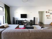 Fantastic 3 bedroom apartment on Weinbergs Park in...