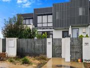 Fantastic 3 Bedroom Easy Care Townhouse