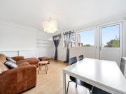 Fantastic 3 Double Bedroom Flat W/ Balcony