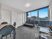 Fantastic Fully Furnished Apartment in the Heart of Carlton!
