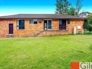 Fantastic Location! Walk to Schools, Parks & Buses