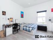 Fantastic modern studio loacted within mins to tube and...